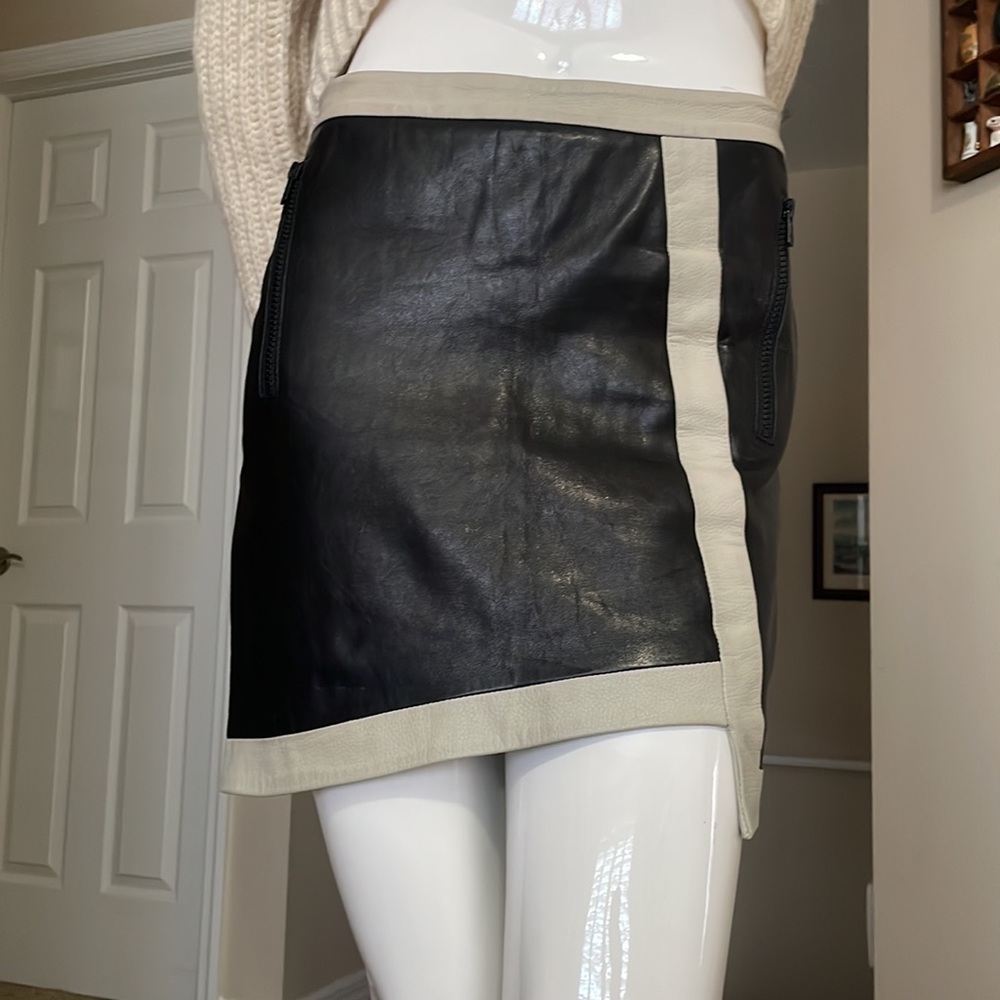 Helmut Lang NWOT Black Beige Colorblock Leather Mini Skirt Size 2